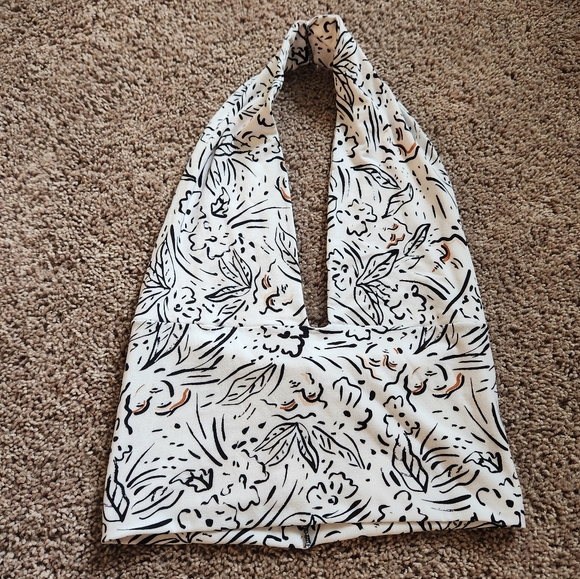 2 cute halter tops - Picture 5 of 6